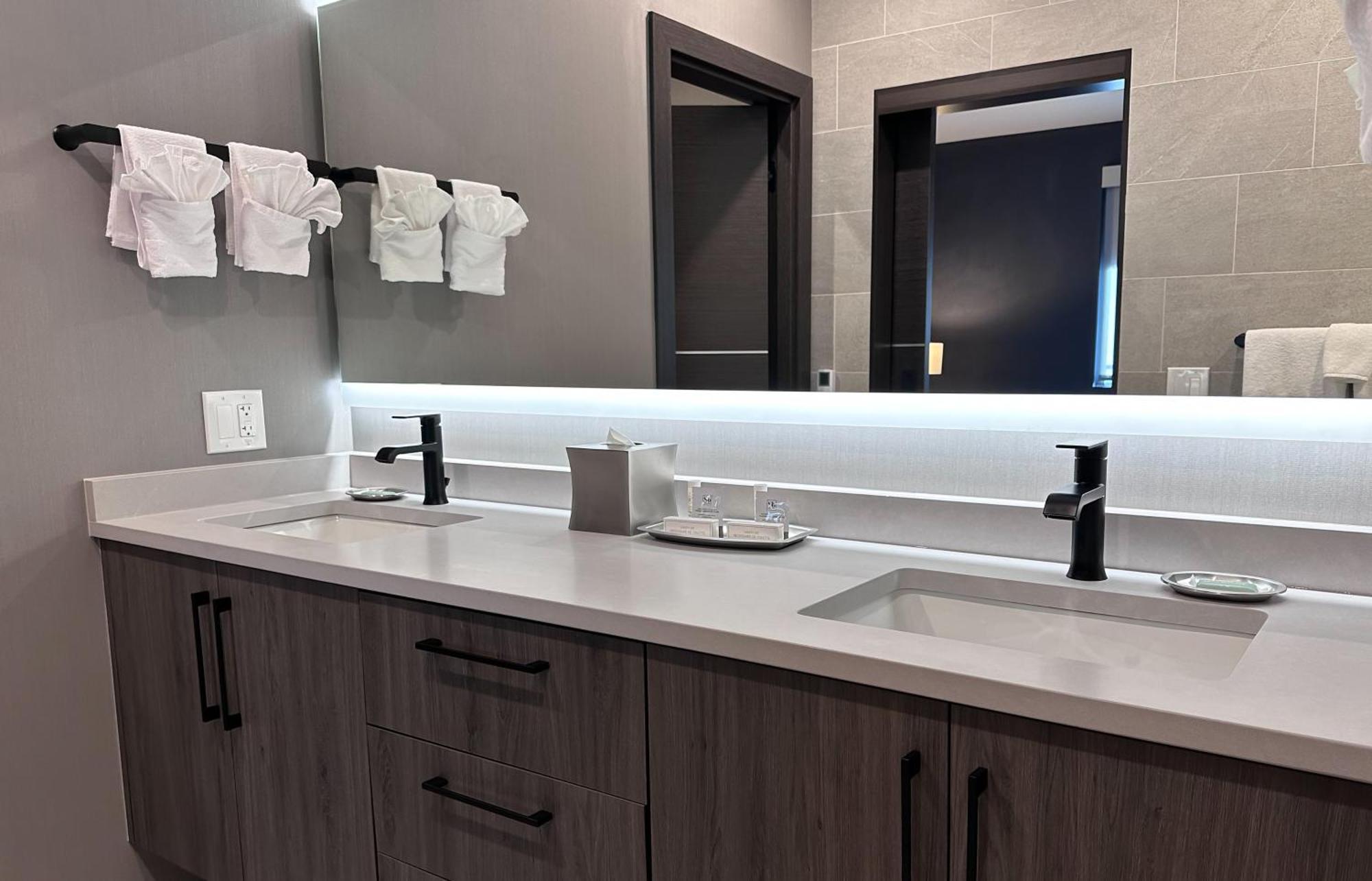 Springhill Suites By Marriott Chicago Chinatown Екстер'єр фото
